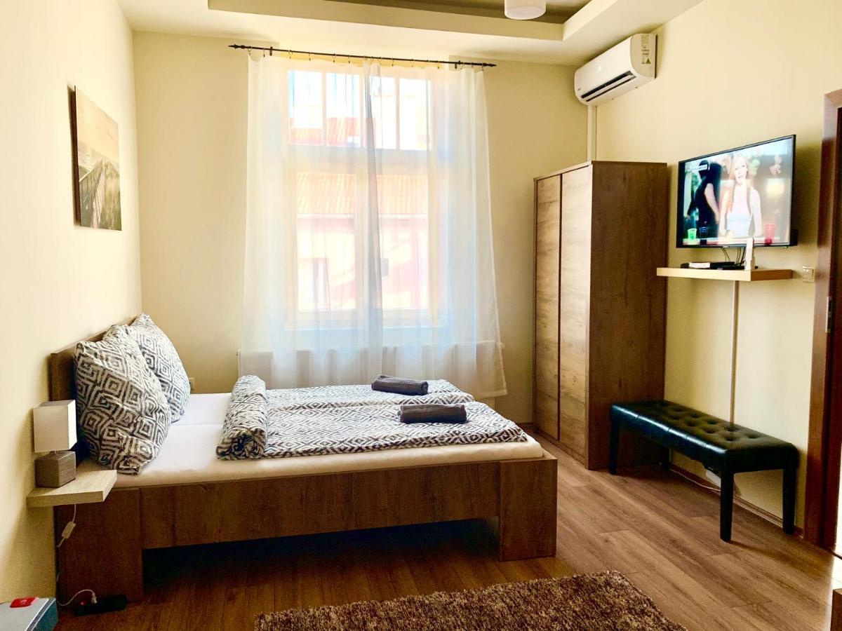A Vendeghaz Hotel Mişcolţ Exterior foto